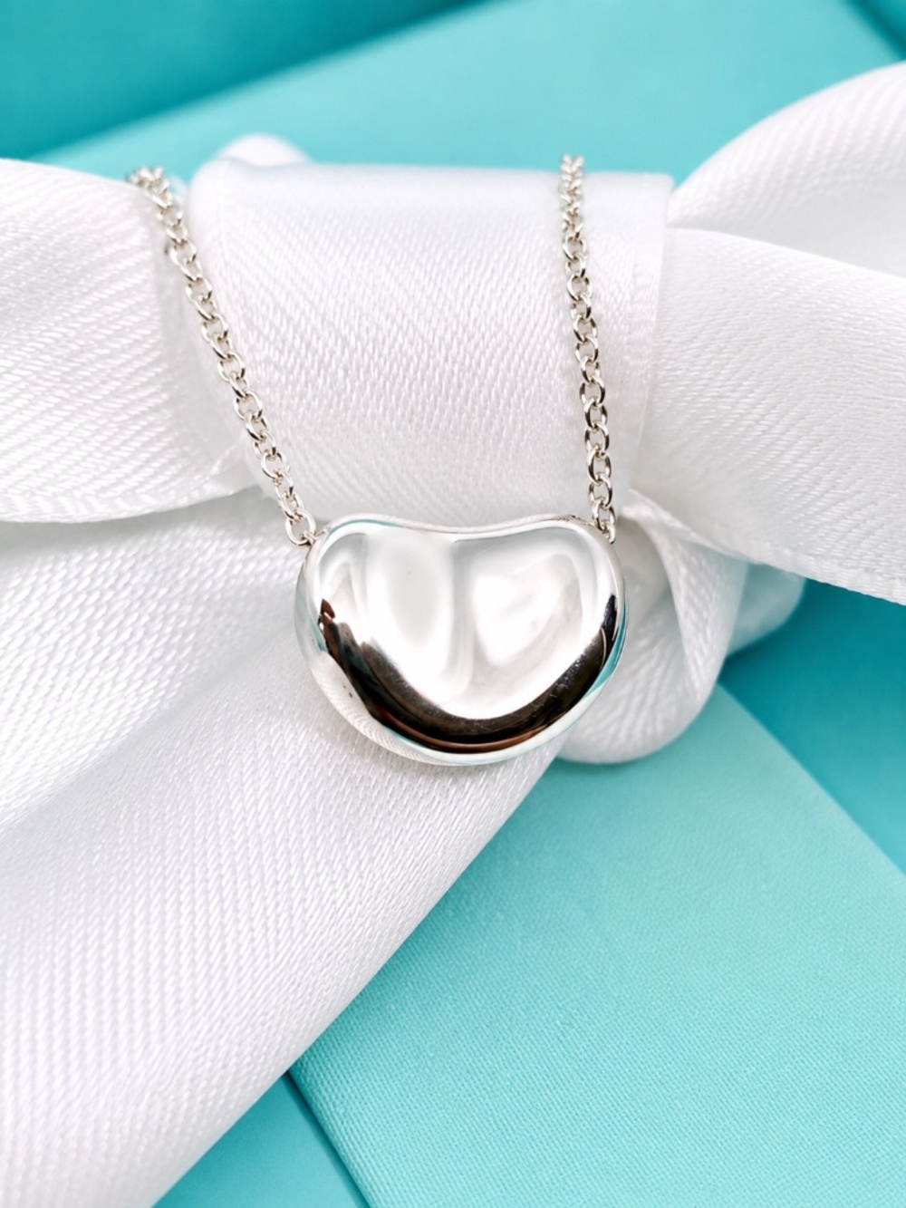 Tiffany & Co Elsa Peretti mini bean 11 mm 925 silver 16 inch with box